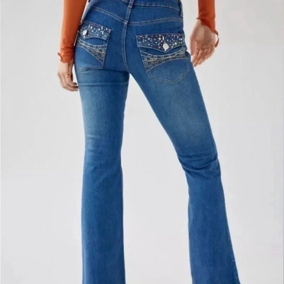 BDG Urban Outfitters Blue Indigo Low Rise Flare Jean Jeweled Flap Pocket Size 28 - Picture 3 of 8